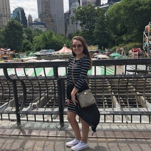 Meet your Posher, Alexis